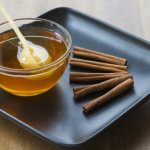 Cinnamon with honey: what it helps with, reviews from doctors, medicinal properties, benefits and harms for a woman’s body, how to drink it at night on an empty stomach, for weight loss